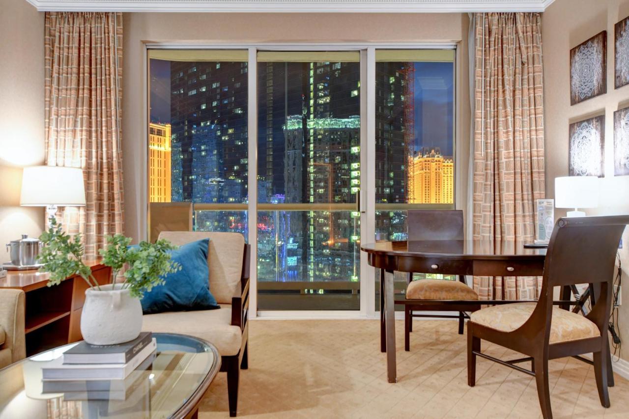 Balcony Full Strip View Suite Mgm Signature Free Valet Las Vegas Eksteriør billede