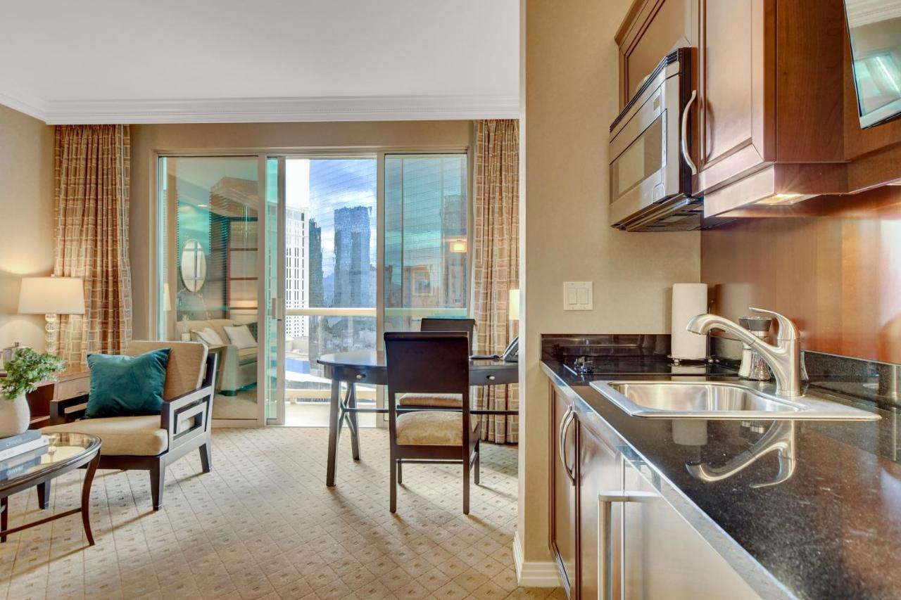 Balcony Full Strip View Suite Mgm Signature Free Valet Las Vegas Eksteriør billede