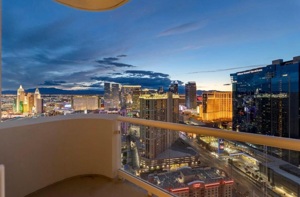 Balcony Full Strip View Suite Mgm Signature Free Valet Las Vegas Eksteriør billede